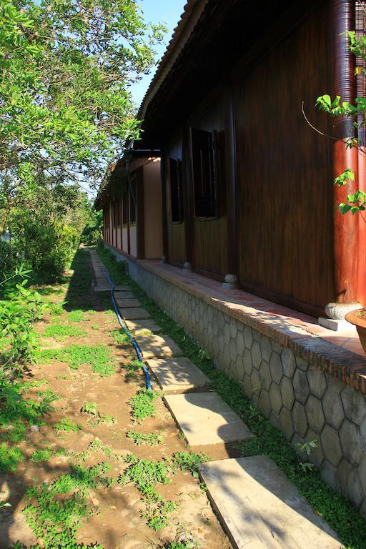 Gite Nam Hien Mekong Cho Lach Exterior photo